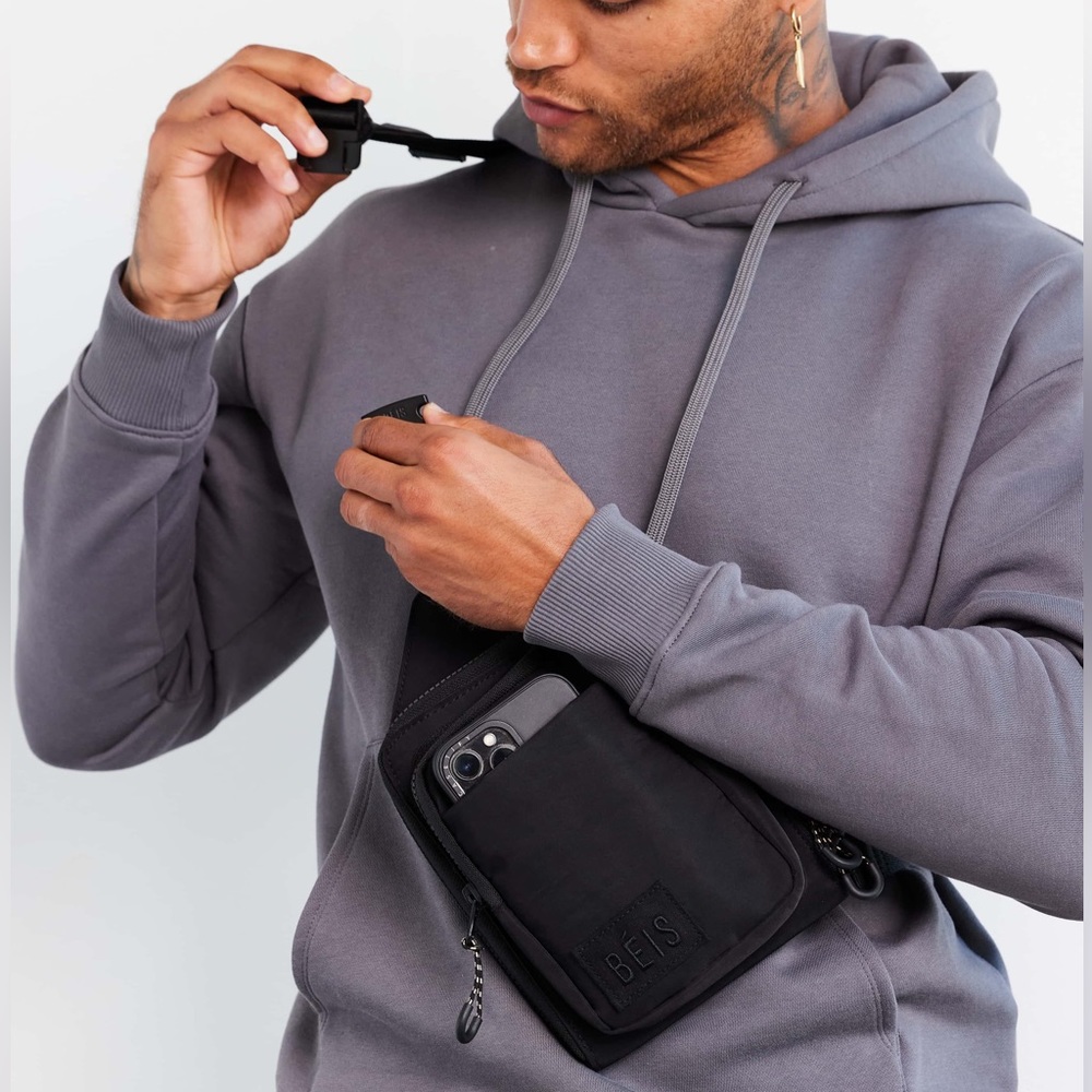 BEIS The Sport Sling
IN BLACK - Picture 12 of 15